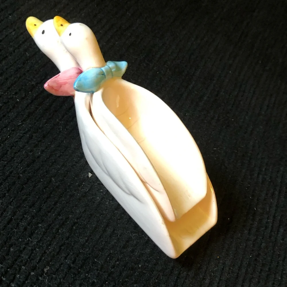 11025 Ceramic Country Goose Nesting Geese Measuring Cups (1 Cup & 1/4 Cup)